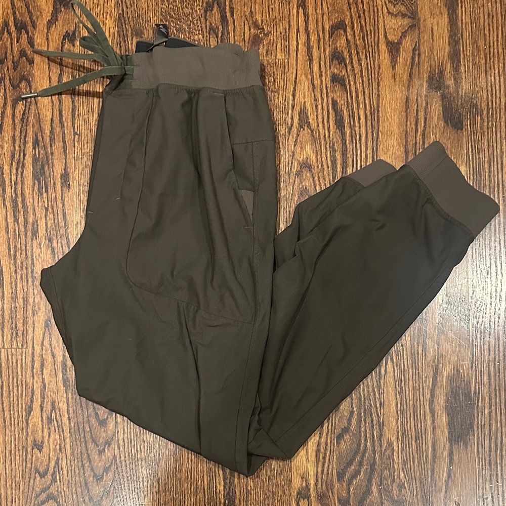 Lululemon Men's Olive Jogger Pants
